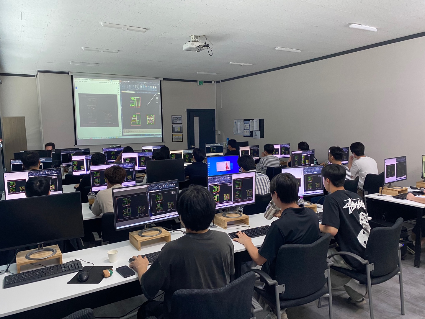 학생 실습 장면